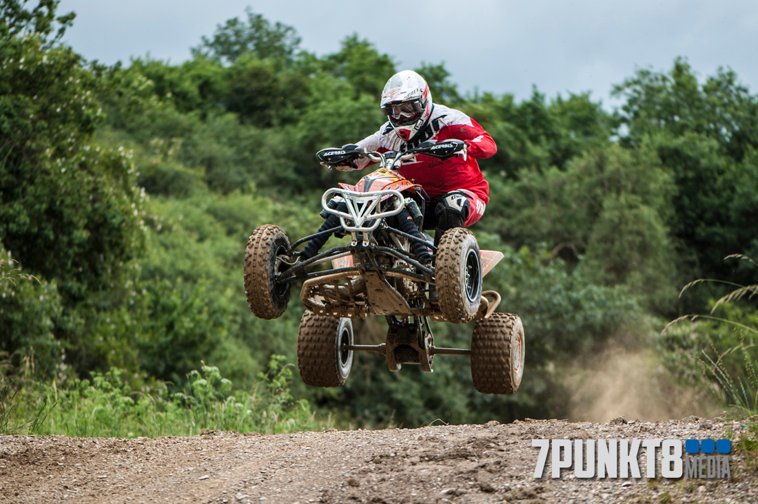 Quad Sprungfoto