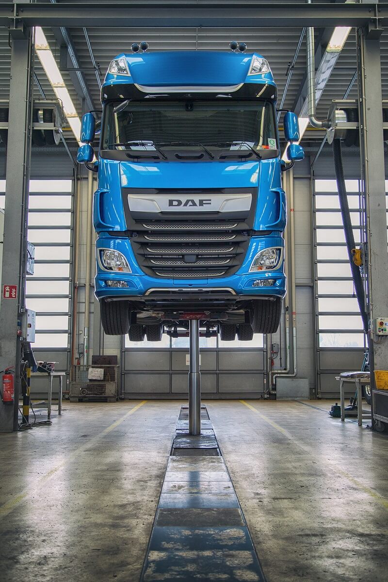 Ein mächtiger DAF CF-Truck in den heiligen Hallen der DAF Trucks Frankfurt GmbH